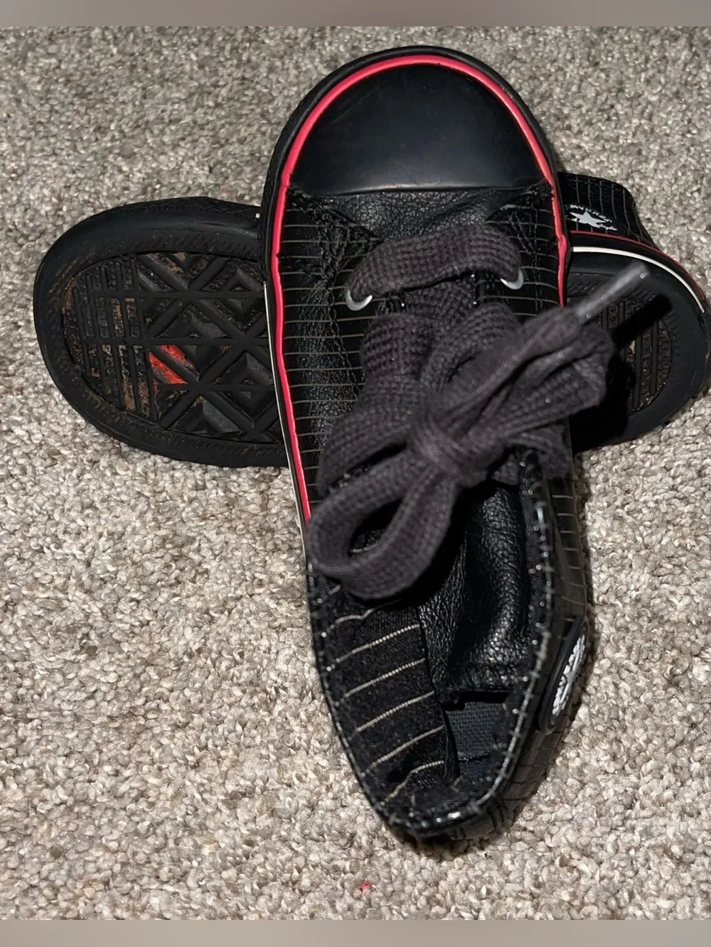 Converse All Star toddler 9 black leather pin stripe shoes